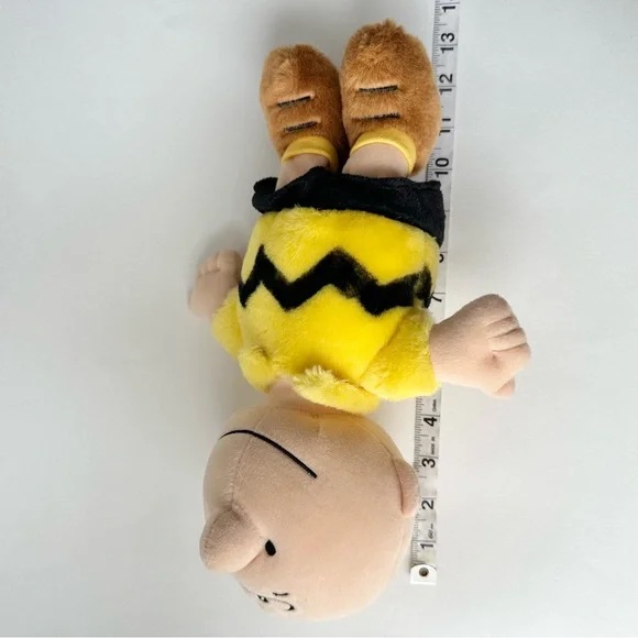 Peanuts Charlie Brown Plush - Picture 5 of 6